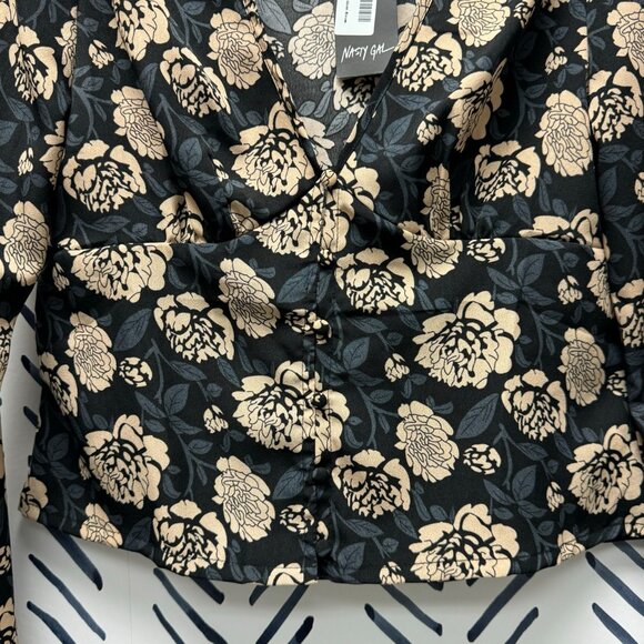 NWT Nasty Gal Nothing Bud Flowers Button Down Blouse - 6 - Picture 4 of 6
